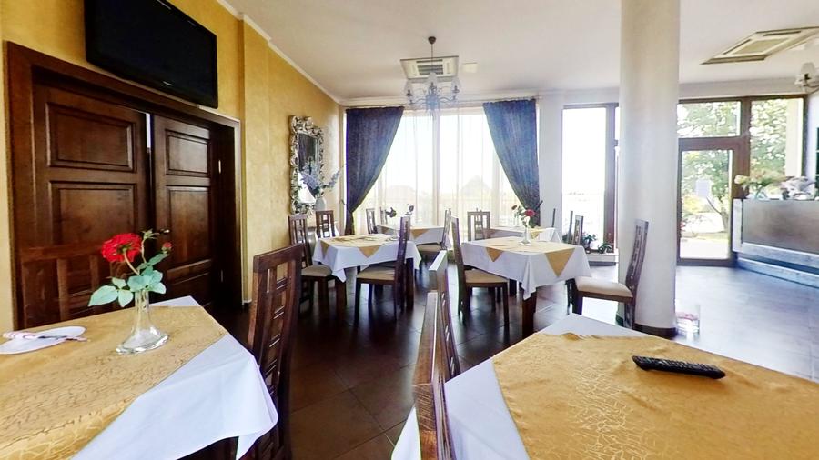 Casă individuală cu 11 camere cu Canalizare în Băile Felix