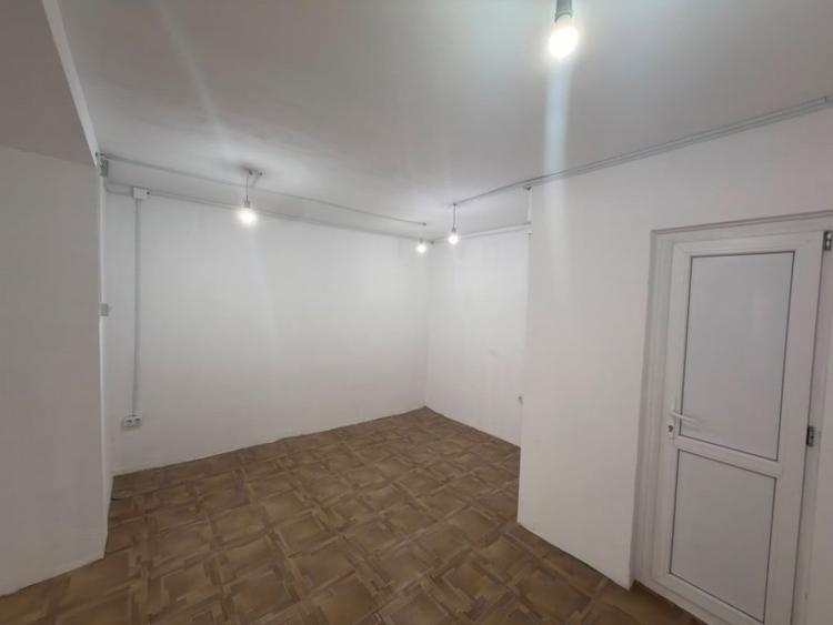 Spațiu comercial, de 50 mp, în Central