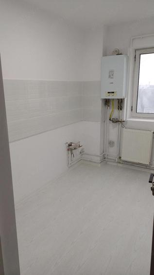 Apartament cu 2 camere semidecomandat în Calea București