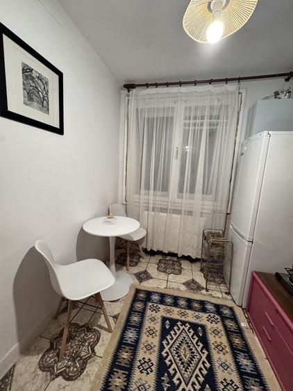 Apartament cu 2 camere semidecomandat în Medicină