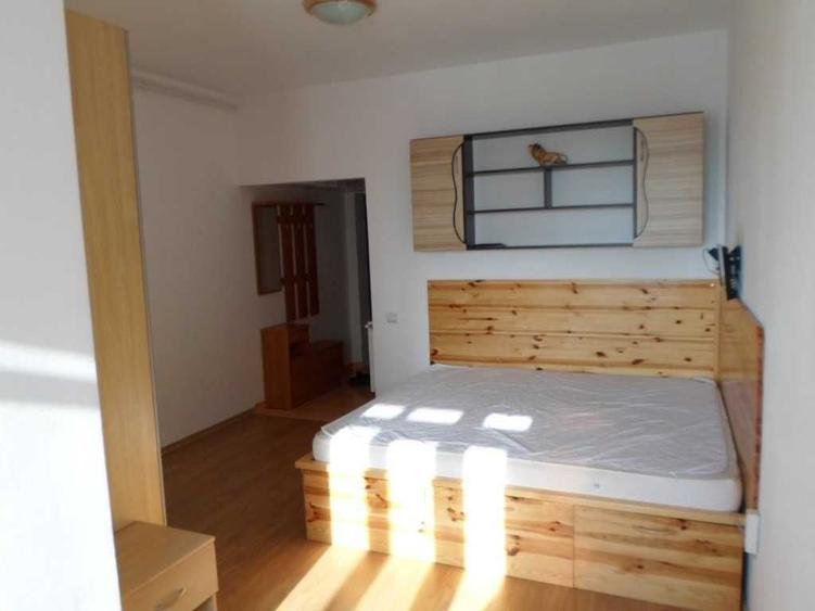 Garsoniera , an 2013 , 27 mp cu balcon de 4 m inchis , mobilata in zona Dedeman, Giurgiului , et. 3/4 Str Nicolae Dragan Nr 5 . - 2
