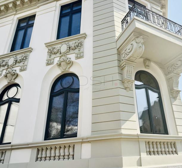 Casă individuală cu 12 camere cu Canalizare în Universitate