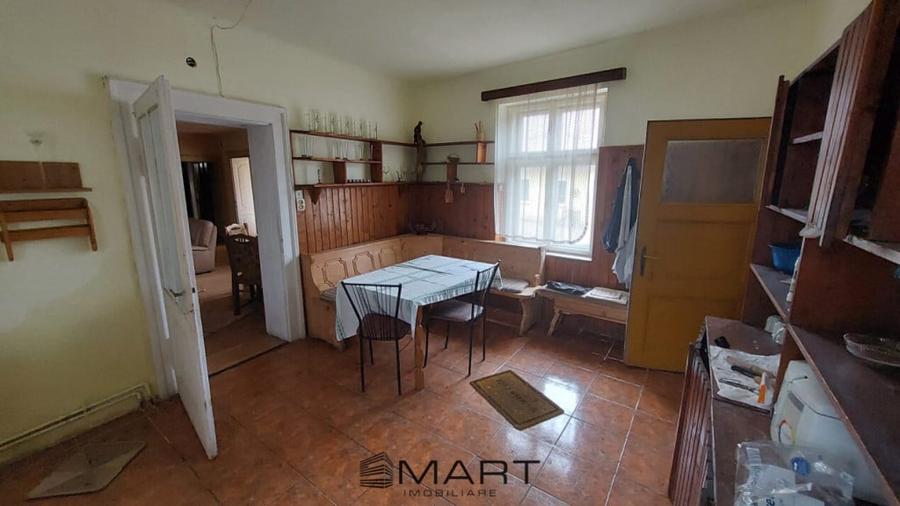 Casă cu 5 camere cu Teren 1425 Mp în Ultracentral