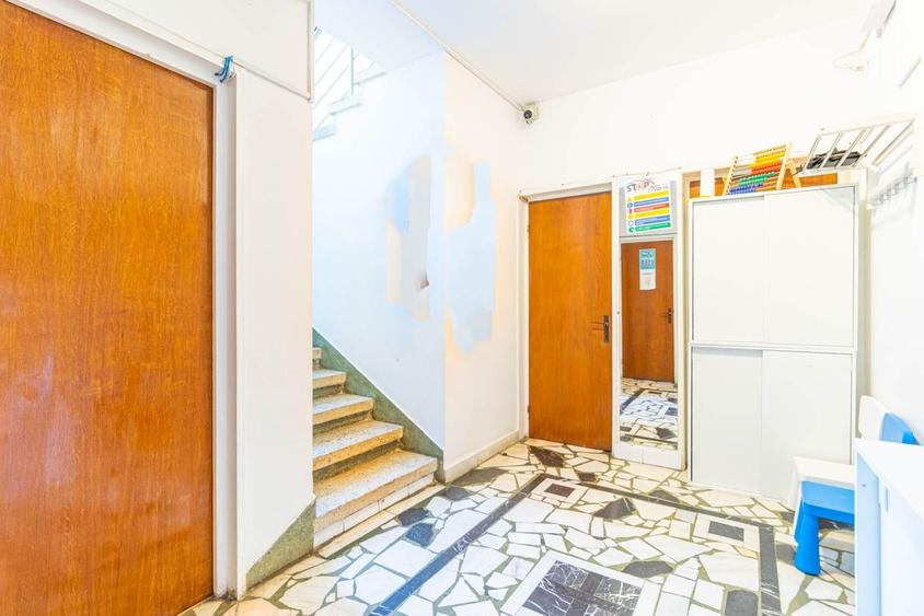 Casă individuală cu 7 camere cu Canalizare în Floreasca