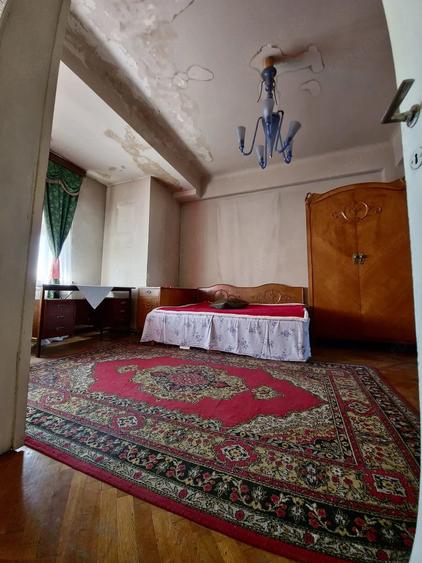 Apartament cu 4 camere decomandat în Universitate
