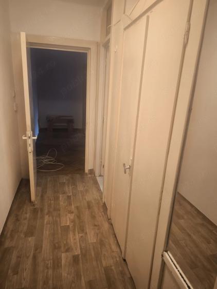 Garsonieră decomandată în Girocului