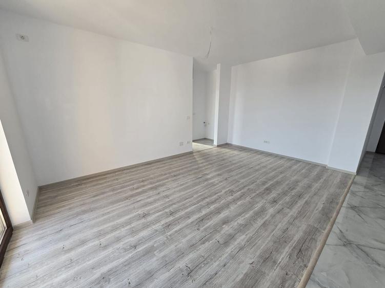 Apartament cu 2 camere decomandat în Girocului
