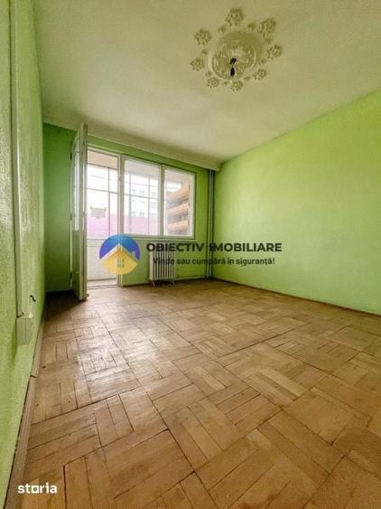 Apartament cu 3 camere decomandat în Est