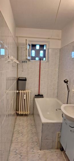 Apartament cu 2 camere semidecomandat în Berceni