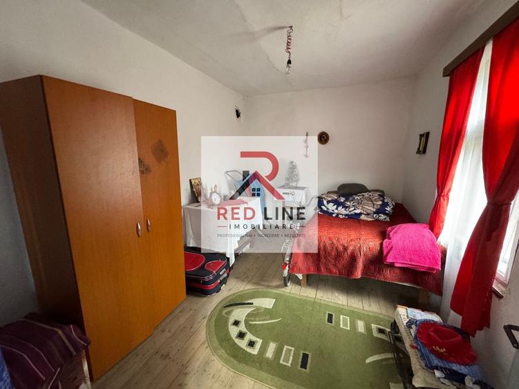 Casă cu 6 camere cu Canalizare în Roșiori