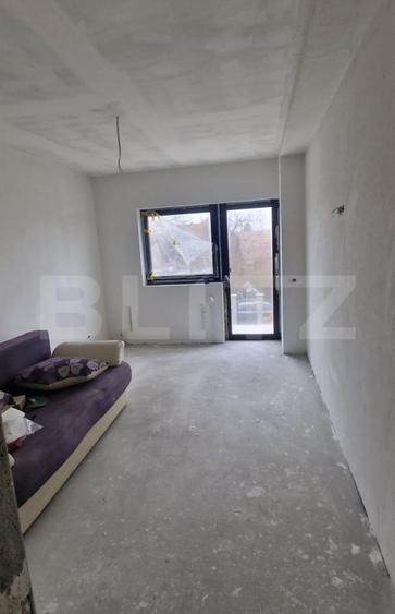 Casă individuală cu 6 camere cu Canalizare în Periferie