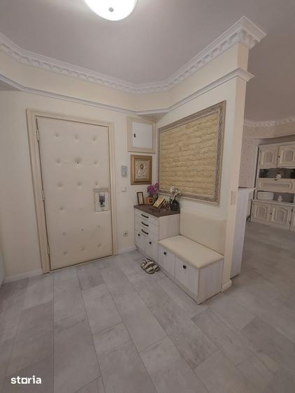 Apartament cu 3 camere în Ultracentral