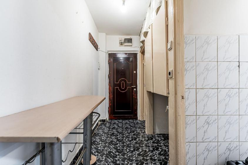 Apartament cu 2 camere nedecomandat, mobilat în Aurel Vlaicu