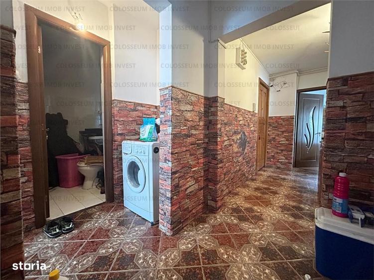 Apartament cu 3 camere decomandat în Noua