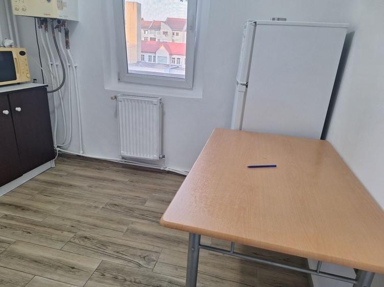 Apartament cu 2 camere decomandat în Turcinești