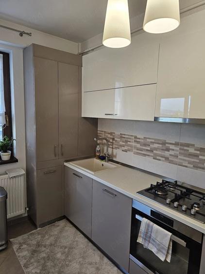 Apartament cu 3 camere semidecomandat în Valea Lupului