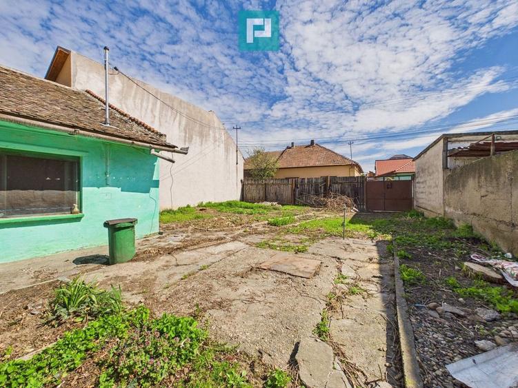 Casă cu 2 camere cu Teren 241 Mp în Aradul Nou