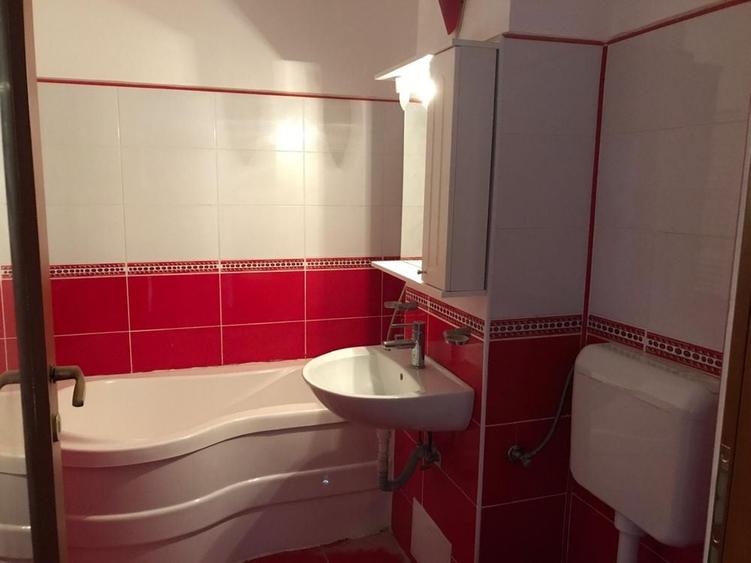 Apartament cu 2 camere decomandat în Steaua
