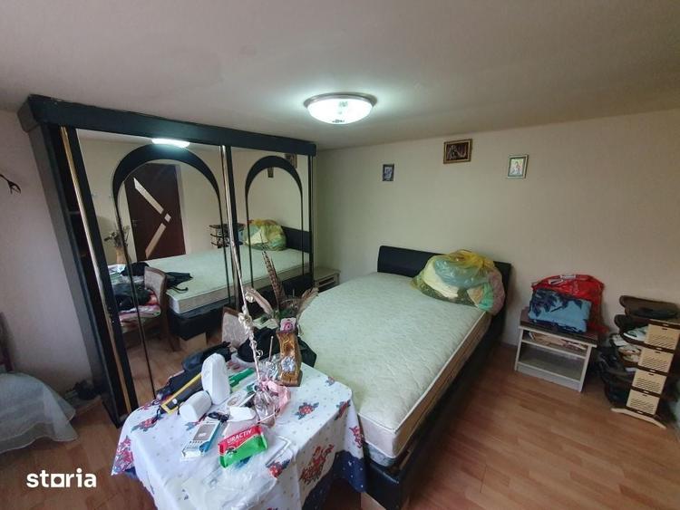 Casă cu 6 camere cu Teren 1200 Mp în Central