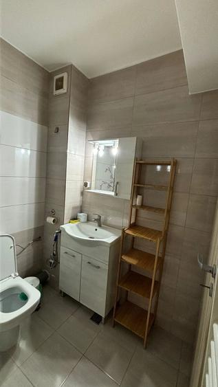 Garsonieră decomandată în Central