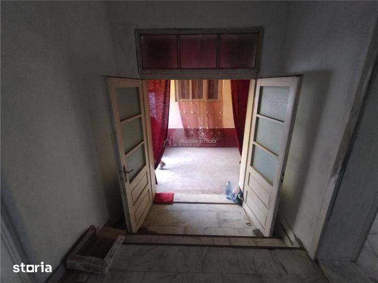 Casă cu 7 camere cu Teren 540 Mp în Berliște