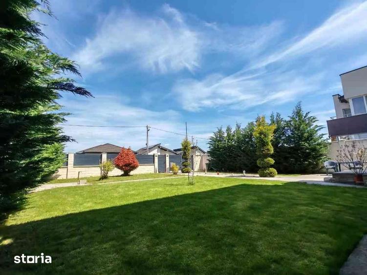 Casă cu 5 camere cu Teren 390 Mp în Central
