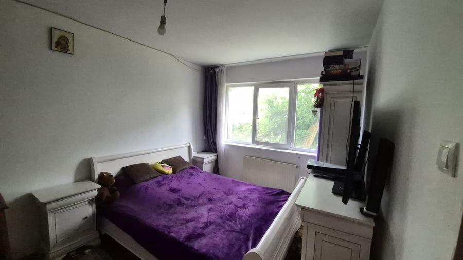 Apartament cu 2 camere semidecomandat în Hărmanului