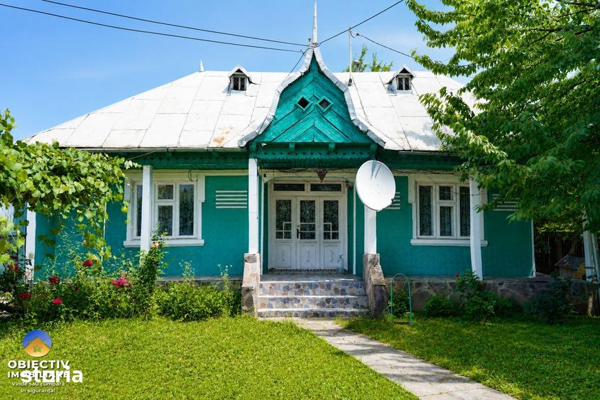 Casă cu 2 camere cu Teren 3477 Mp în Costișa