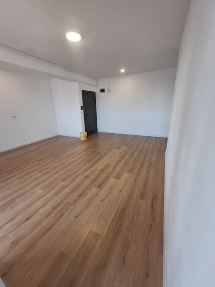Birou, de 65 mp, în Tomis III