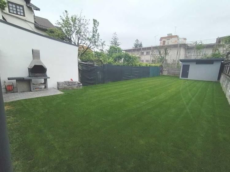 Casă cu 4 camere cu Teren 400 Mp în Central