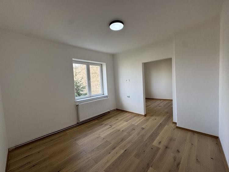 Apartament cu 2 camere semidecomandat în Horea