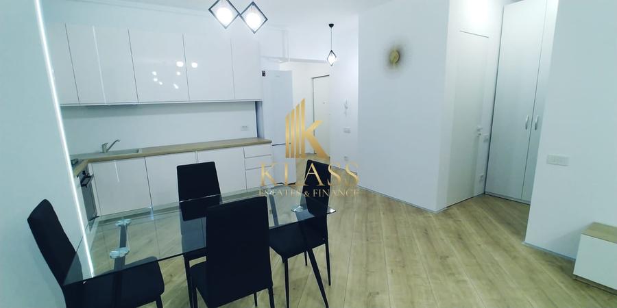 Apartament cu 3 camere semidecomandat, mobilat în Pipera