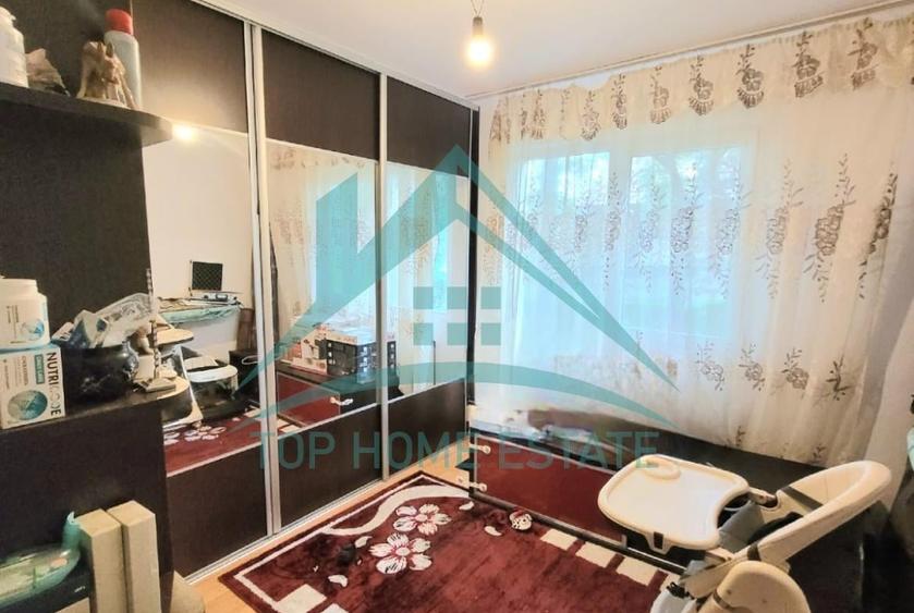 Apartament cu 4 camere semidecomandat, mobilat în Mănăștur