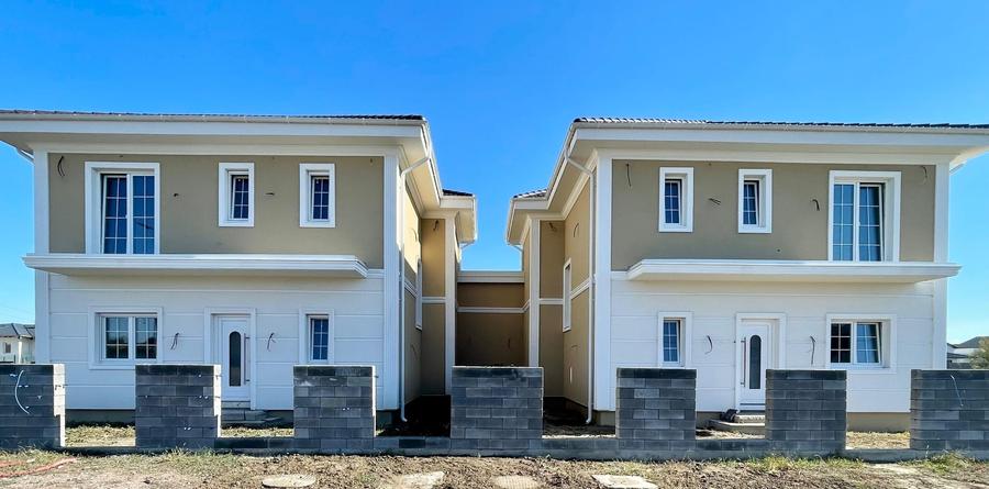 Duplex cu 5 camere cu Canalizare în Moșnița Nouă