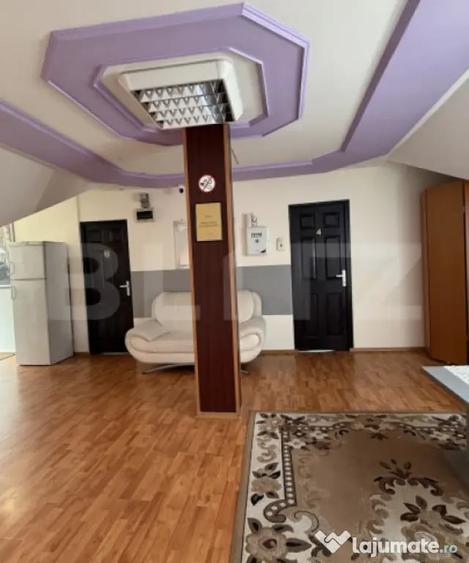 Apartament cu 7 camere decomandat în Central