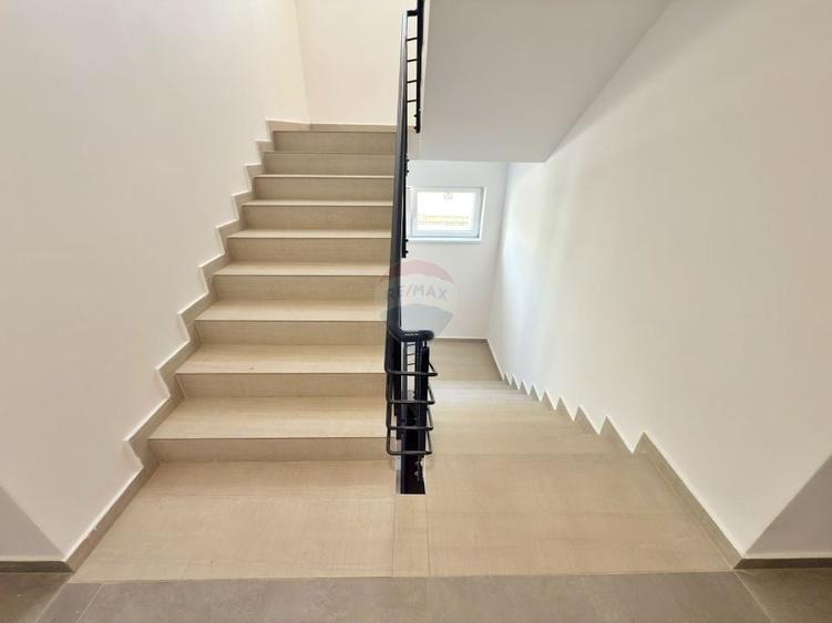 Apartament cu 2 camere semidecomandat în Grădiște