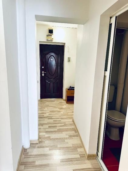 Apartament cu 3 camere decomandat, mobilat în Gară