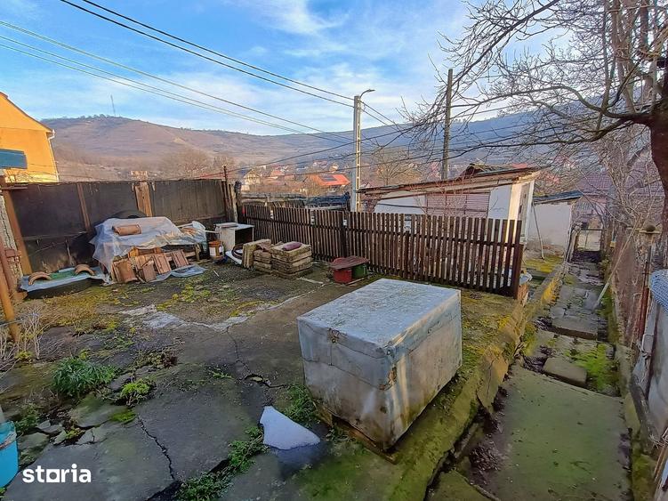 Casă cu 5 camere cu Teren 1100 Mp în Central