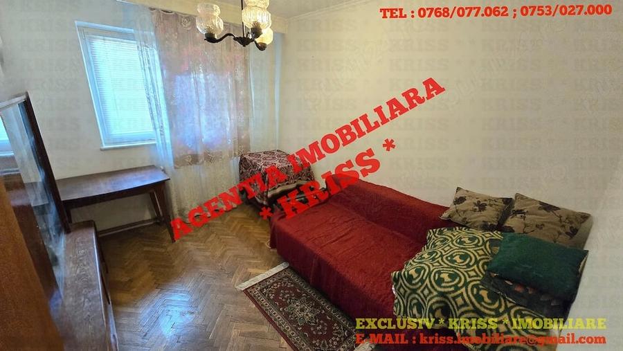 Apartament cu 4 camere decomandat în Negru Vodă