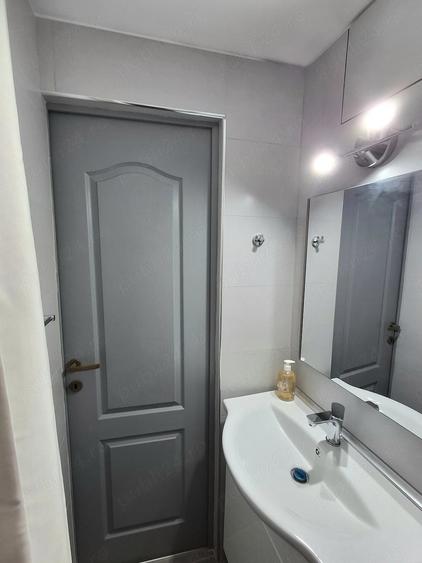 Garsonieră decomandată în UTA
