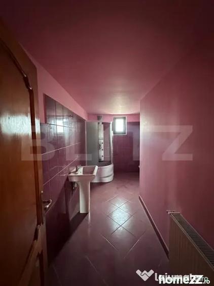 Casă cu 10 camere cu Teren 1200 Mp în Rădăuți