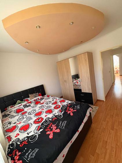 Apartament cu 4 camere decomandat în Exterior Vest