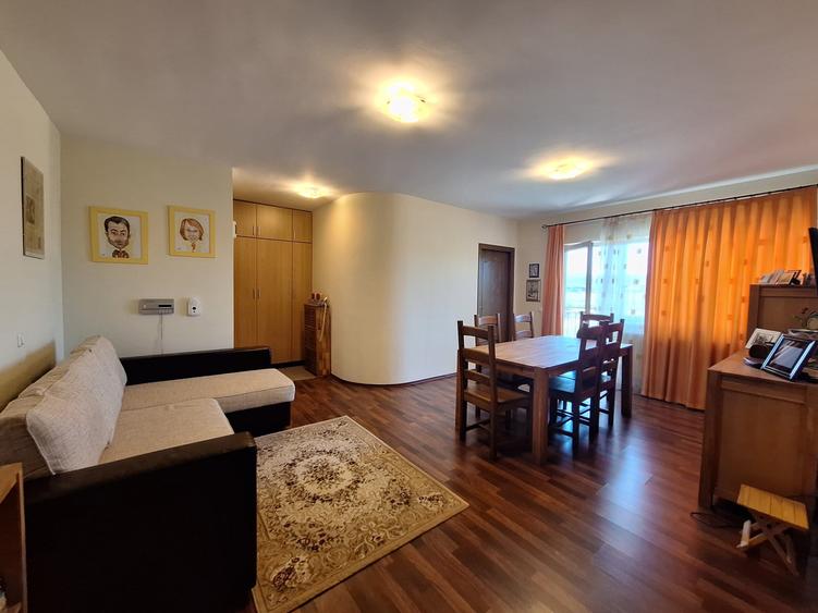 Apartament cu 2 camere semidecomandat, mobilat în Florești