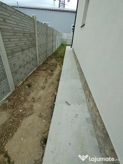 Casă cu 7 camere cu Teren 456 Mp în Malu Mare