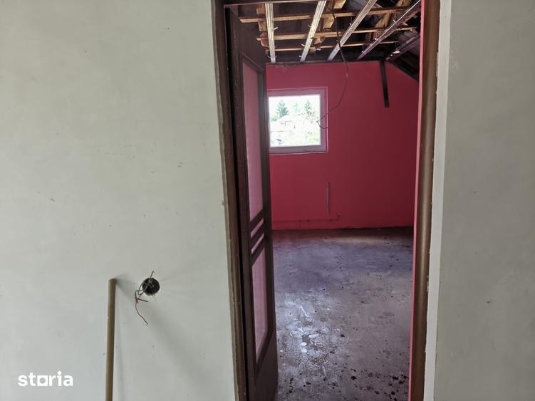 Casă cu 5 camere cu Teren 1100 Mp în Ernei
