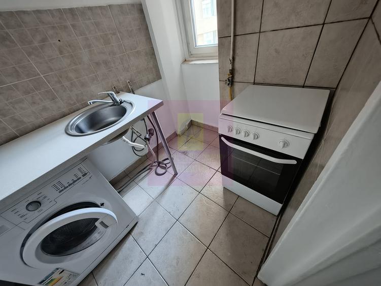 Garsonieră semidecomandată în Romană