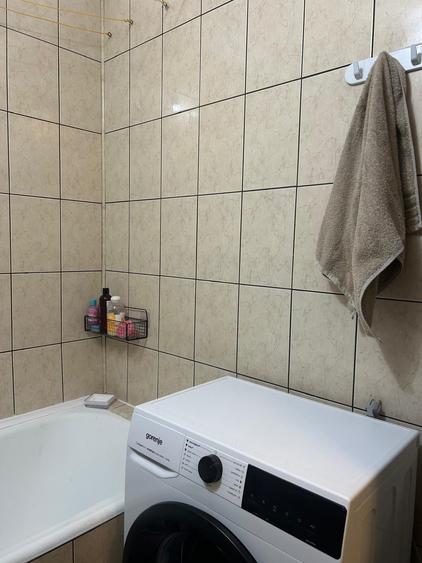 Garsonieră decomandată în Titan