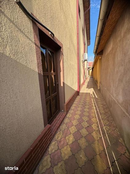 Casă cu Teren 400 Mp în Central