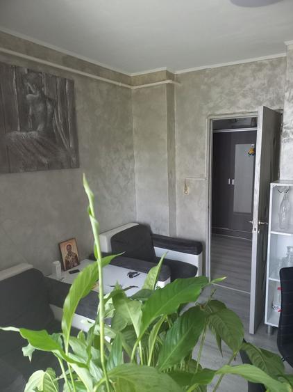 Apartament cu 3 camere decomandat în Găvana