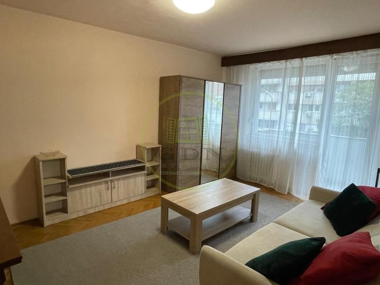 Apart.3 camere,decomandat, zona ultracentrală, lângă Fac. de Drept, Magheru - 3